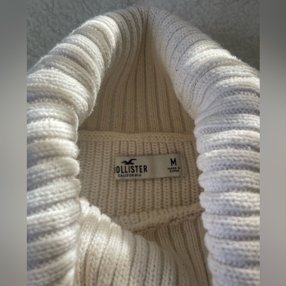 Hollister Ribbed White Turtleneck Sweater Size M - Picture 7 of 8